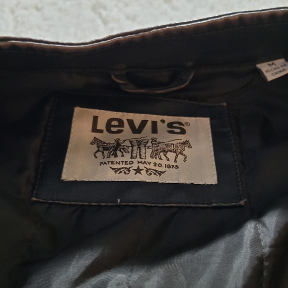 Men's Levi’s Faux Leather Dark Brown Jacket Size Medium Zip Front Front Pockets - Picture 5 of 16